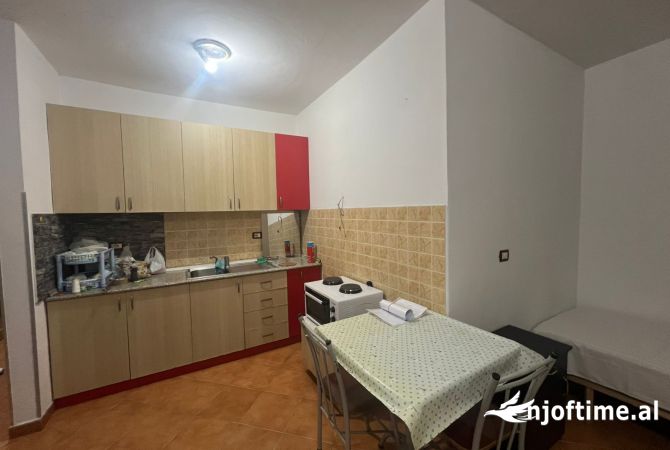 Shtepi me qera Garsoniere ne Tirane - 330 Euro