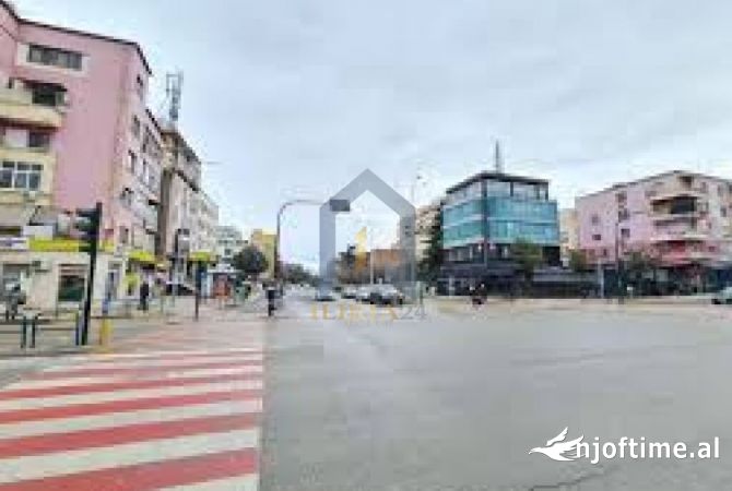 Ambient biznesi me qera 3+1 ne Tirane - 600 Euro