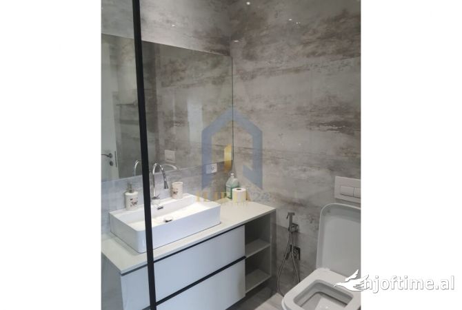 Shtepi me qera Apartament ne Tirane, 2+1, Mobilimi E mobiluar, Pagesa 1,000  Euro.