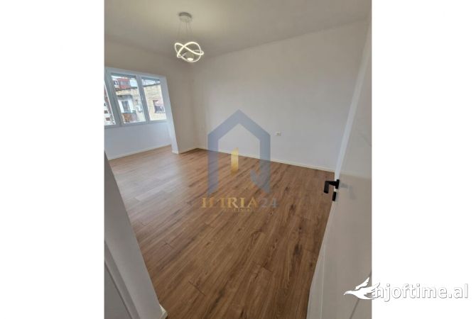 Shtepi ne shitje Apartament ne Tirane, 1+1, Mobilimi Bosh, pa mobiluar, Pagesa 79,000  Euro.