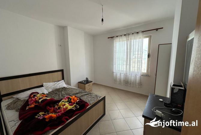 Shtepi me qera 2+1 ne Tirane - 400 Euro