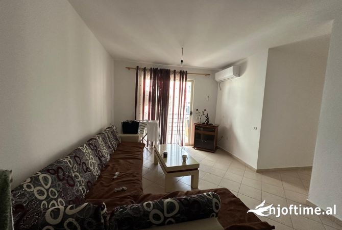 Shtepi me qera 2+1 ne Tirane - 400 Euro
