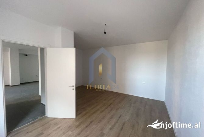 Shtepi ne shitje Apartament ne Tirane, 1+1, Mobilimi Bosh, pa mobiluar, Pagesa 87,000  Euro.