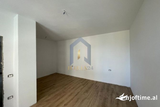 Shtepi ne shitje Apartament ne Tirane, 1+1, Mobilimi Bosh, pa mobiluar, Pagesa 87,000  Euro.