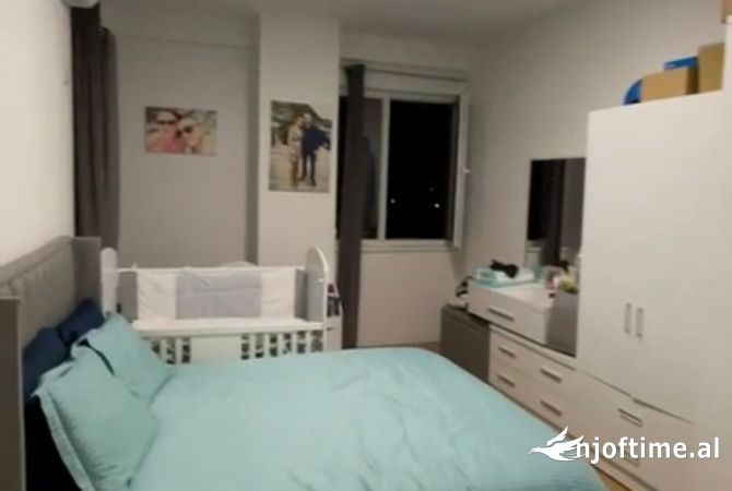 Shtepi ne shitje Apartament ne Tirane, 1+1, Mobilimi E mobiluar, Pagesa 103,000  Euro.
