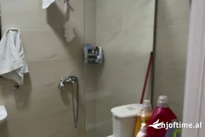 Shtepi ne shitje Apartament ne Tirane, 1+1, Mobilimi E mobiluar, Pagesa 103,000  Euro.