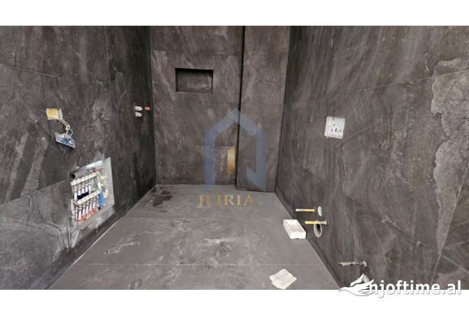 Shtepi ne shitje Apartament ne Tirane, 2+1, Mobilimi Bosh, pa mobiluar, Pagesa 290,000  Euro.