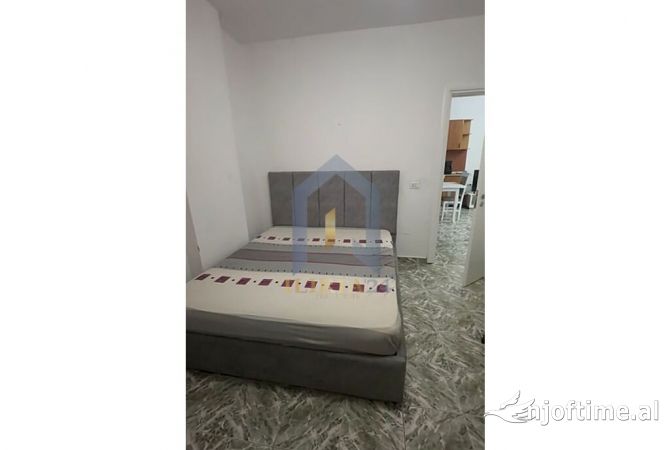 Shtepi me qera Apartament ne Tirane, 2+1, Mobilimi E mobiluar, Pagesa 550  Euro.