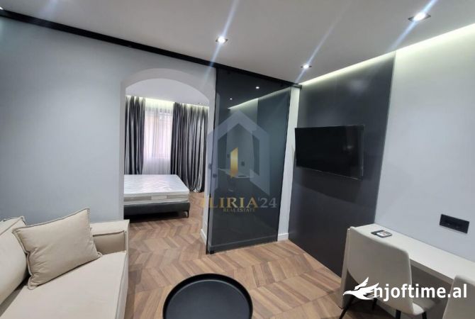 Shtepi ne shitje Apartament ne Tirane, 3+1, Mobilimi E mobiluar, Pagesa 250,000  Euro.