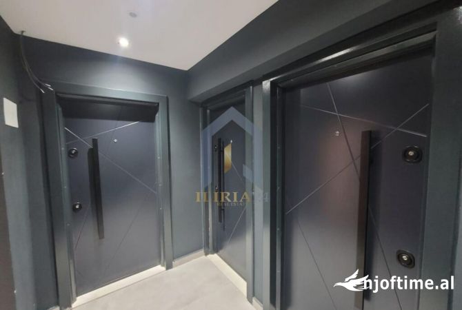 Shtepi ne shitje Apartament ne Tirane, 3+1, Mobilimi E mobiluar, Pagesa 250,000  Euro.
