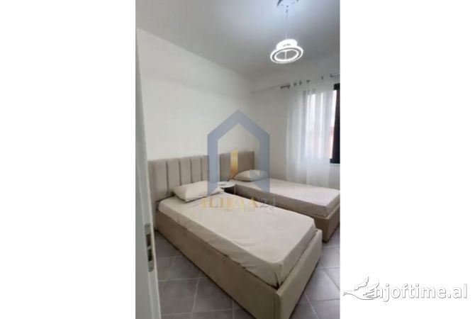 Shtepi me qera Apartament ne Tirane, 2+1, Mobilimi E mobiluar, Pagesa 700  Euro.