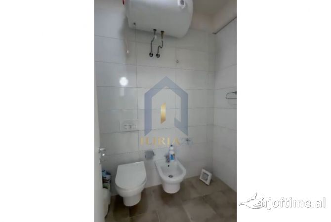 Shtepi me qera Apartament ne Tirane, 2+1, Mobilimi E mobiluar, Pagesa 700  Euro.