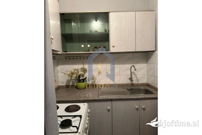 Shtepi me qera Apartament ne Tirane, 2+1, Mobilimi E mobiluar, Pagesa 500  Euro.