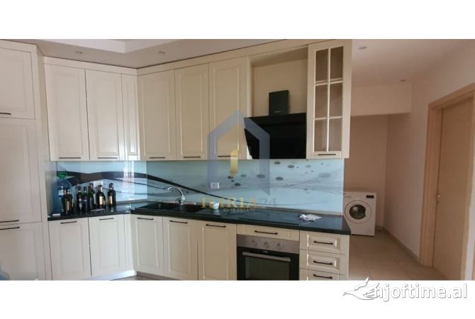 Shtepi me qera Apartament ne Tirane, 2+1, Mobilimi E mobiluar, Pagesa 550  Euro.