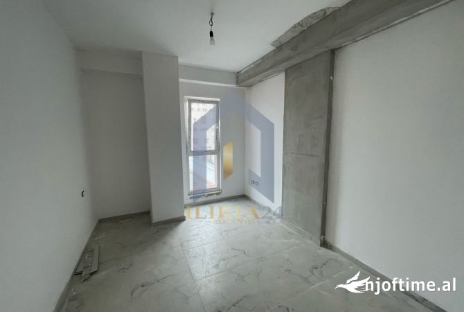 Shtepi ne shitje Apartament ne Tirane, 2+1, Mobilimi Bosh, pa mobiluar, Pagesa 145,000  Euro.