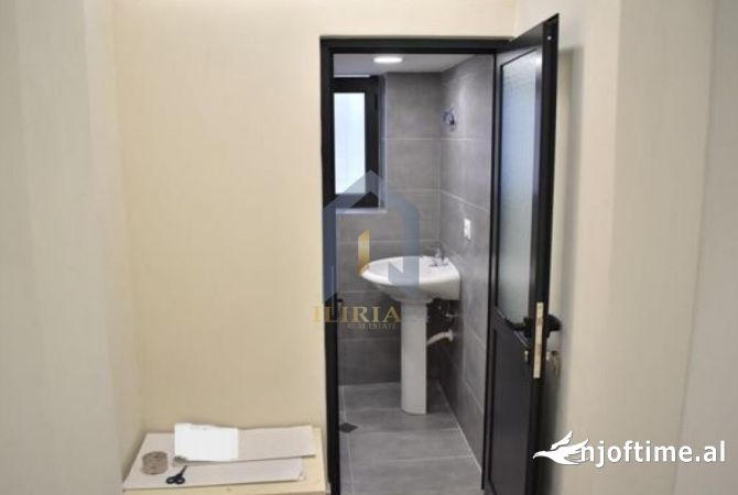 Ambient biznesi ne shitje 1+1 ne Tirane - 469,000 Euro
