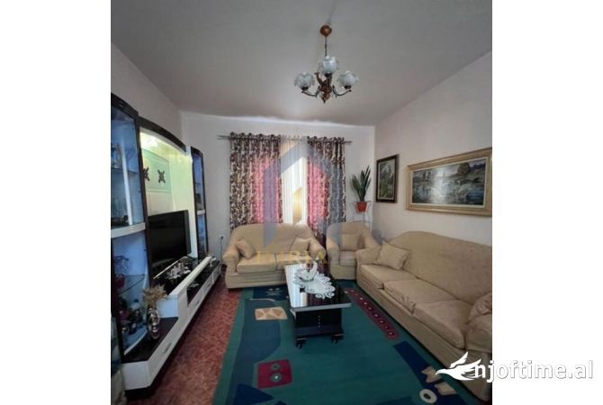 Shtepi me qera 2+1 ne Tirane - 450 Euro