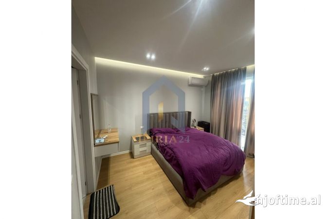 Shtepi ne shitje Apartament ne Tirane, 2+1, Mobilimi E mobiluar, Pagesa 155,000  Euro.