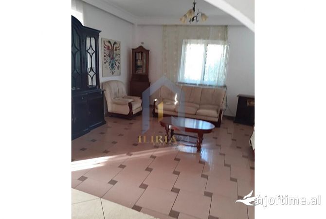 Shtepi me qera 2+1 ne Tirane - 400 Euro