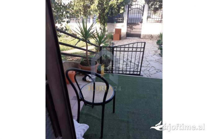 Shtepi me qera Apartament ne Tirane, 2+1, Mobilimi E mobiluar, Pagesa 400  Euro.