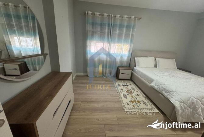 Shtepi me qera Apartament ne Tirane, 2+1, Mobilimi E mobiluar, Pagesa 450  Euro.