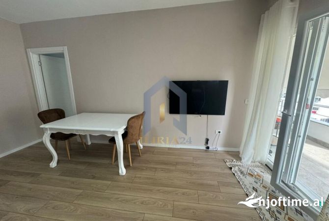 Shtepi me qera Apartament ne Tirane, 2+1, Mobilimi E mobiluar, Pagesa 450  Euro.