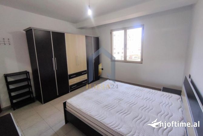 Shtepi ne shitje Apartament ne Tirane, 2+1, Mobilimi E mobiluar, Pagesa 94,000  Euro.