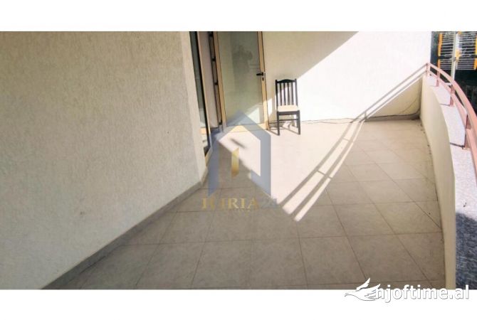 Shtepi ne shitje Apartament ne Tirane, 2+1, Mobilimi E mobiluar, Pagesa 94,000  Euro.