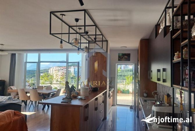 Shtepi ne shitje 4+1 ne Tirane - 650,000 Euro