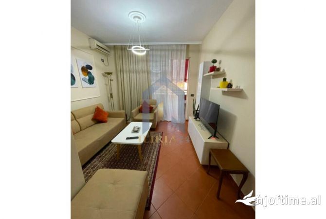 Shtepi me qera 2+1 ne Tirane - 800 Euro