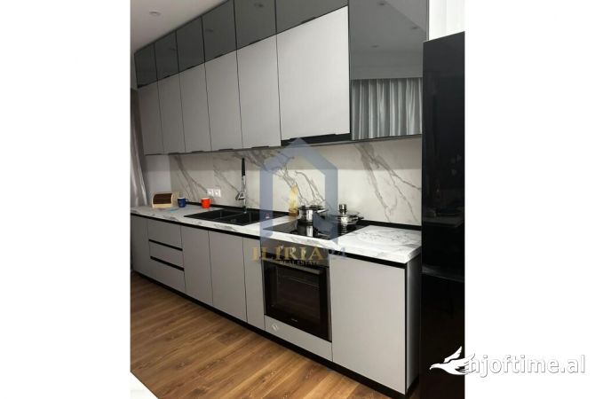 Shtepi ne shitje 2+1 ne Tirane - 180,000 Euro