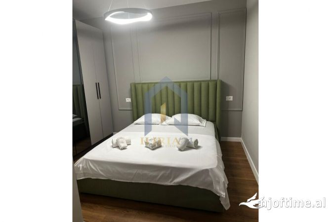 Shtepi ne shitje Apartament ne Tirane, 2+1, Mobilimi E mobiluar, Pagesa 180,000  Euro.