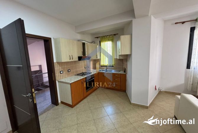 Shtepi me qera 2+1 ne Tirane - 420 Euro
