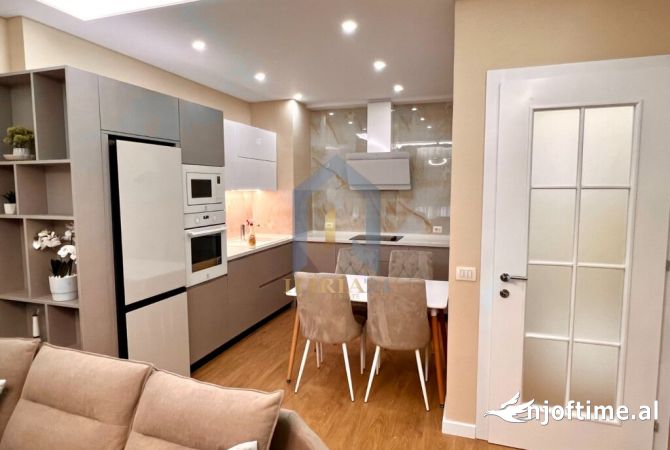 Shtepi me qera Apartament ne Tirane, 1+1, Mobilimi E mobiluar, Pagesa 700  Euro.