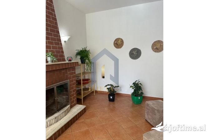 Shtepi me qera Apartament ne Tirane, 2+1, Mobilimi E mobiluar, Pagesa 500  Euro.