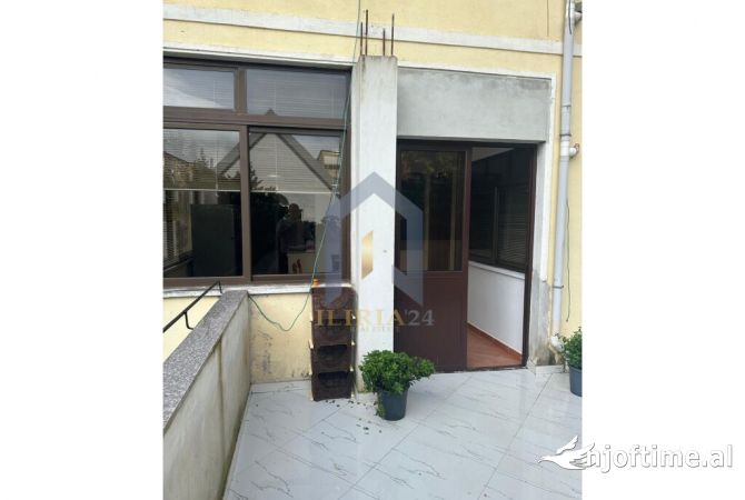 Shtepi me qera Apartament ne Tirane, 2+1, Mobilimi E mobiluar, Pagesa 500  Euro.