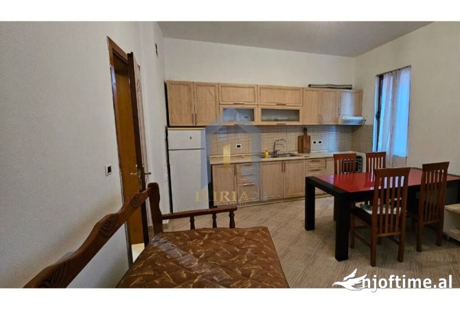 Shtepi me qera 2+1 ne Tirane - 450 Euro