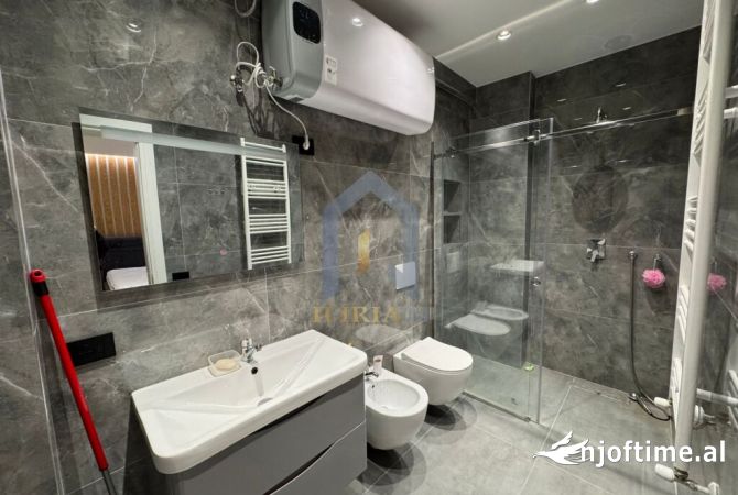 Shtepi me qera Apartament ne Tirane, 2+1, Mobilimi E mobiluar, Pagesa 800  Euro.