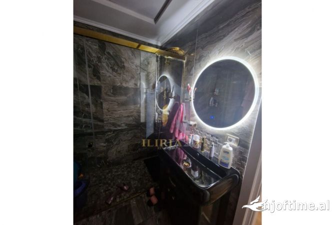 Shtepi ne shitje Apartament ne Tirane, 1+1, Mobilimi E mobiluar, Pagesa 186,000  Euro.