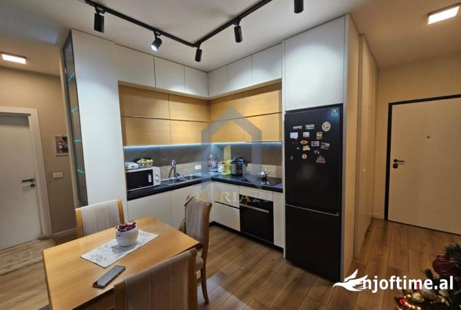 Shtepi ne shitje Apartament ne Tirane, 2+1, Mobilimi E mobiluar, Pagesa 245,000  Euro.