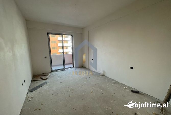 Shtepi ne shitje Apartament ne Tirane, 1+1, Mobilimi Bosh, pa mobiluar, Pagesa 99,900  Euro.