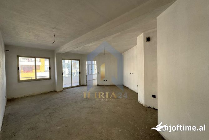 Shtepi ne shitje Apartament ne Tirane, 2+1, Mobilimi Bosh, pa mobiluar, Pagesa 145,000  Euro.