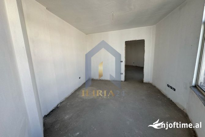 Shtepi ne shitje Apartament ne Tirane, 2+1, Mobilimi Bosh, pa mobiluar, Pagesa 145,000  Euro.