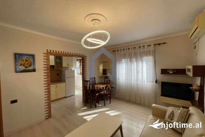 Shtepi ne shitje Apartament ne Tirane, 1+1, Mobilimi E mobiluar, Pagesa 110,000  Euro.