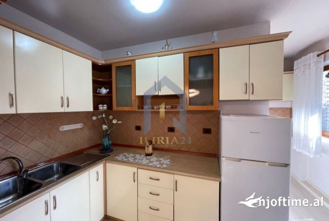 Shtepi ne shitje Apartament ne Tirane, 1+1, Mobilimi E mobiluar, Pagesa 110,000  Euro.
