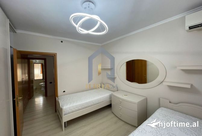 Shtepi ne shitje Apartament ne Tirane, 1+1, Mobilimi E mobiluar, Pagesa 110,000  Euro.
