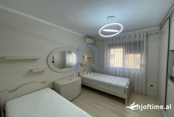 Shtepi ne shitje Apartament ne Tirane, 1+1, Mobilimi E mobiluar, Pagesa 110,000  Euro.