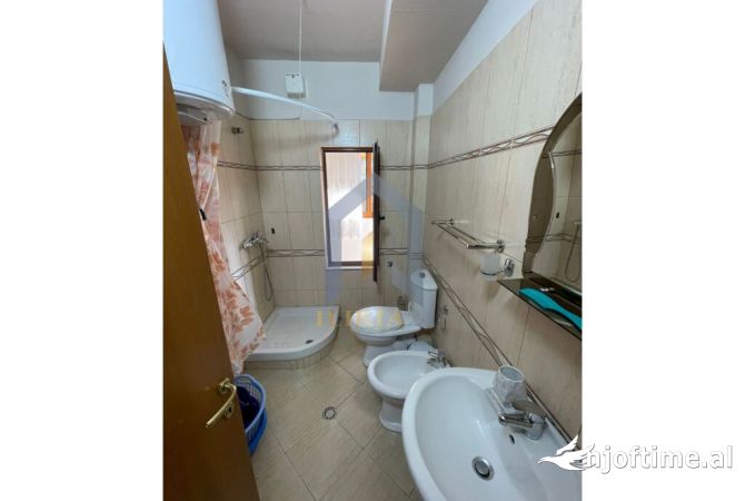 Shtepi ne shitje Apartament ne Tirane, 1+1, Mobilimi E mobiluar, Pagesa 110,000  Euro.