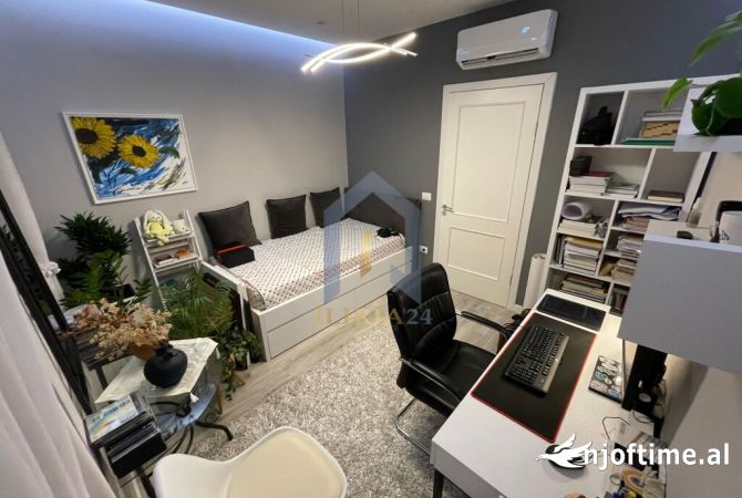 Shtepi ne shitje Apartament ne Tirane, 3+1, Mobilimi E mobiluar, Pagesa 184,500  Euro.