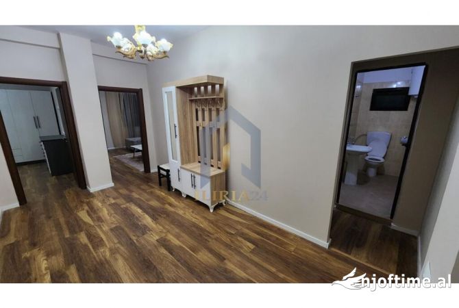 Shtepi me qera Apartament ne Tirane, 2+1, Mobilimi E mobiluar, Pagesa 700  Euro.